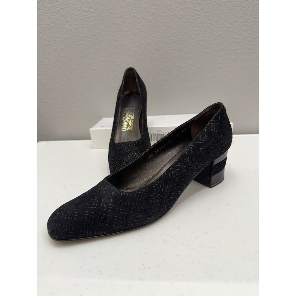 Salvatore Ferragamo Pumps Low Heel Size 9 AA Black Suede Shoes - Picture 8 of 10